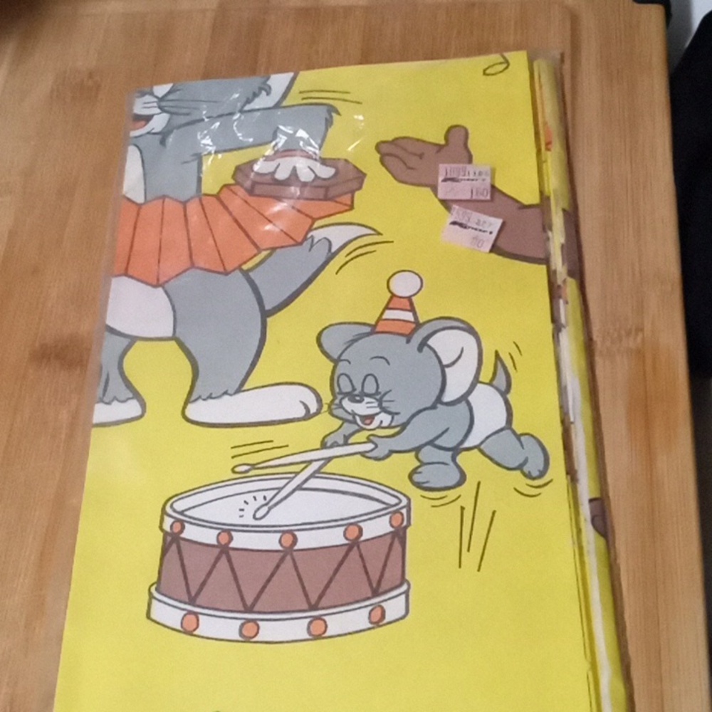 Vintage Crepe Paper Table Cloth - New/Old Stock - Carlton cards LTD.